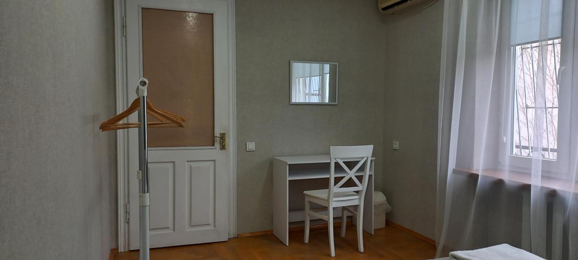 Pelican Guest House & Hostel Chernivtsi Exterior photo