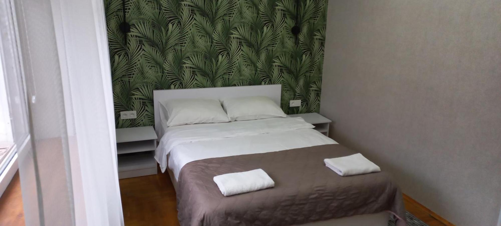 Pelican Guest House & Hostel Chernivtsi Exterior photo