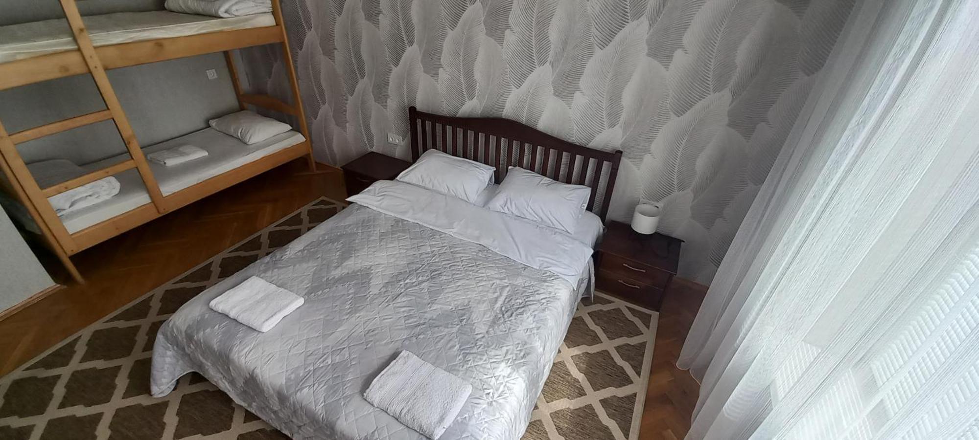 Pelican Guest House & Hostel Chernivtsi Exterior photo