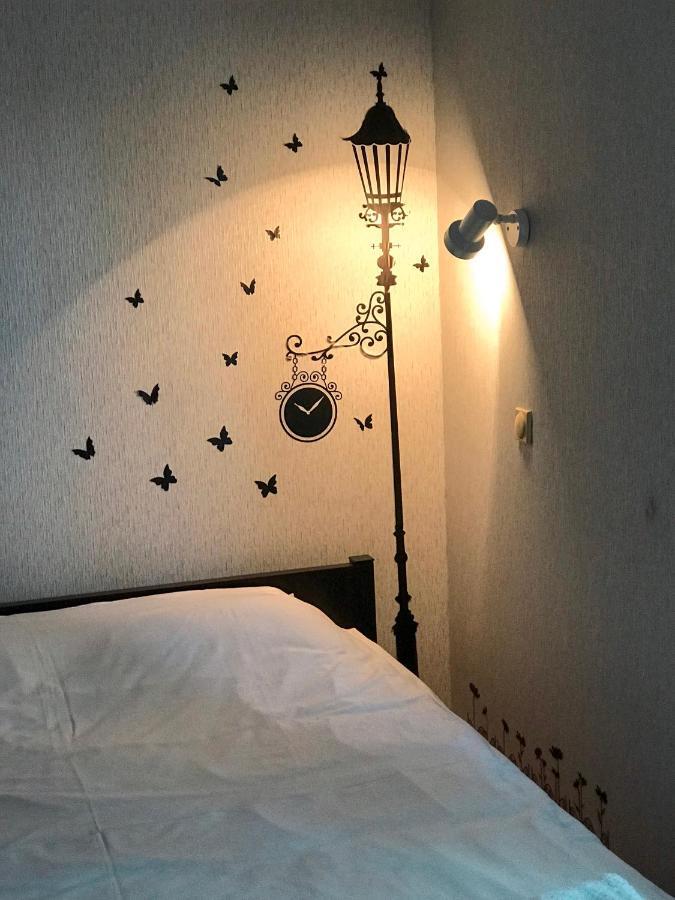 Pelican Guest House & Hostel Chernivtsi Exterior photo